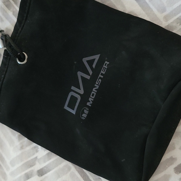 Monster DNA Pink & Black Headphones - Picture 10 of 14